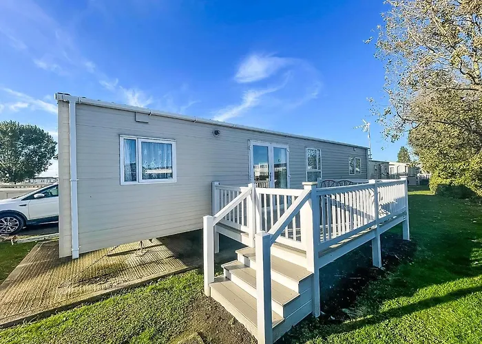 Superb 6 Berth Caravan With Decking At Seawick Holiday Park, Essex Ref 27009Mv