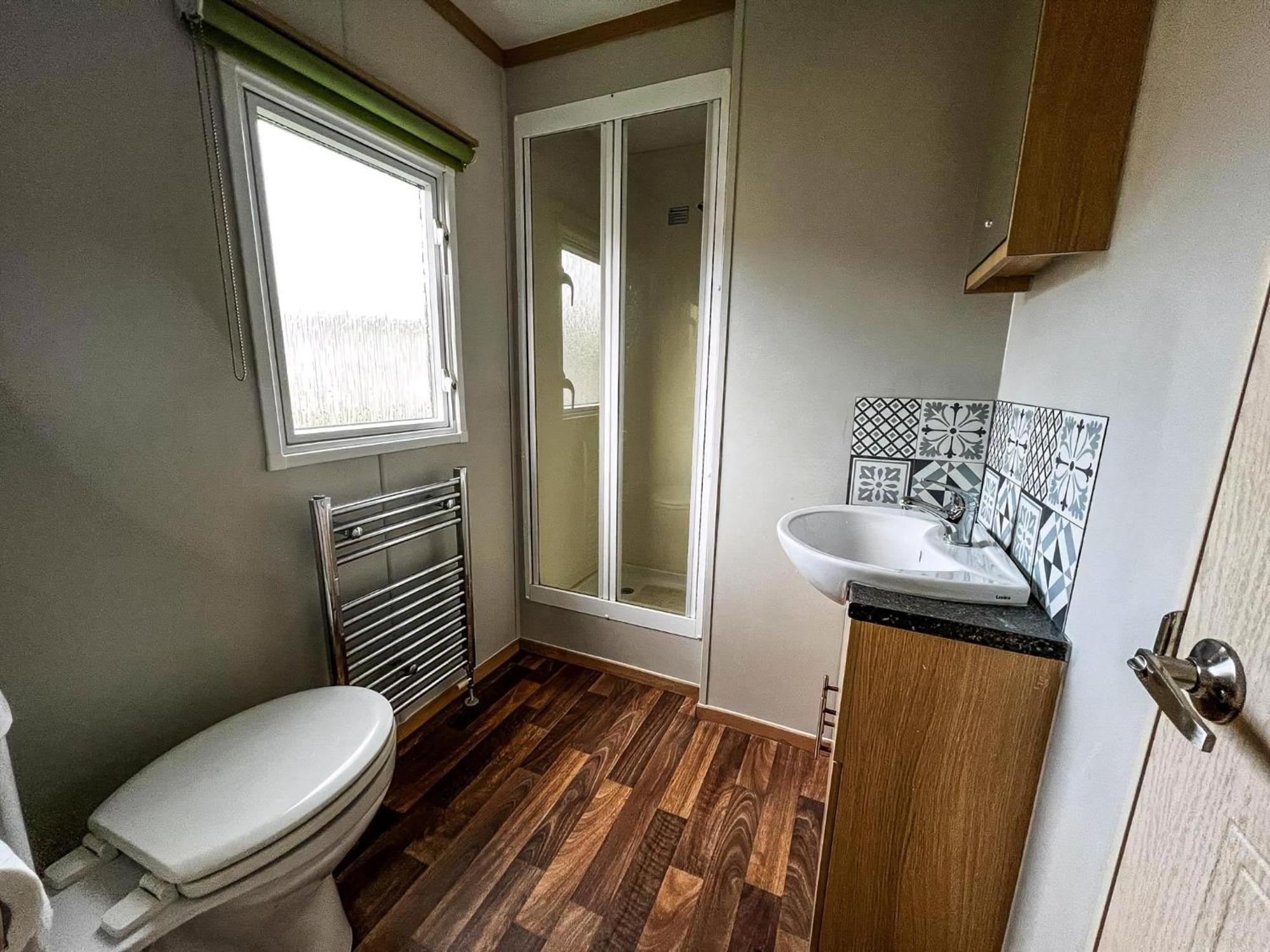 Superb 6 Berth Caravan With Decking At Seawick Park, Essex Ref 27009mv * Clacton-on-Sea