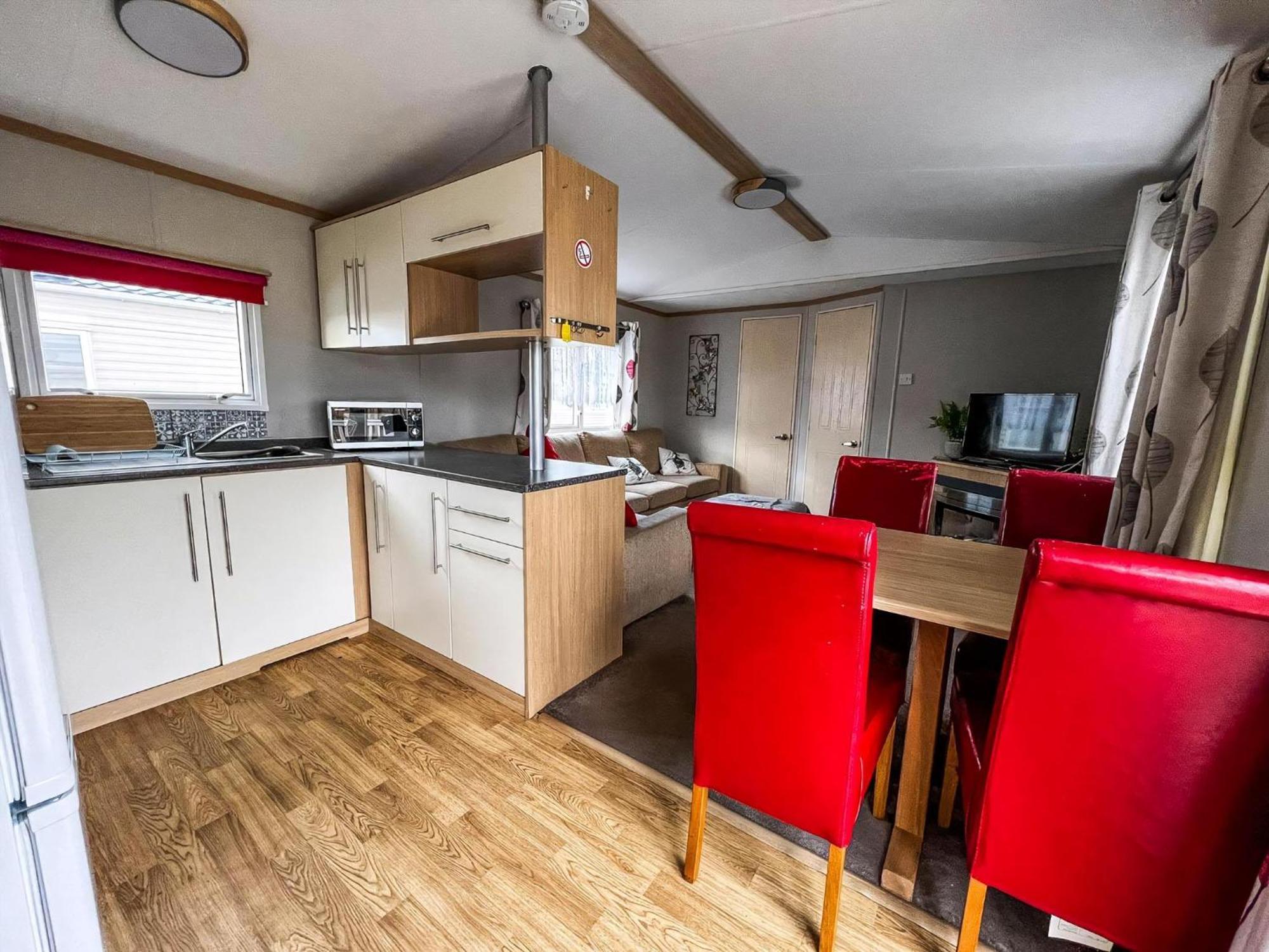 Superb 6 Berth Caravan With Decking At Seawick Park, Essex Ref 27009mv *